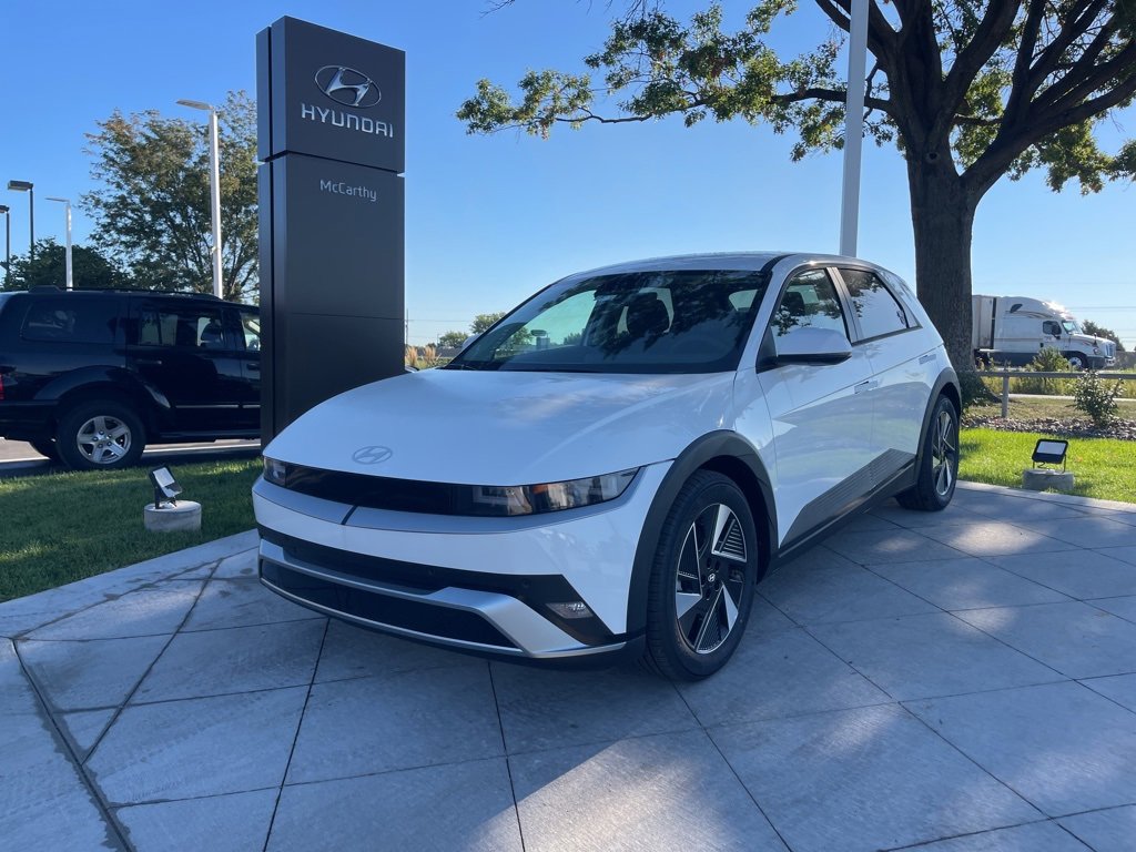 New 2025 Hyundai Ioniq 5 SE