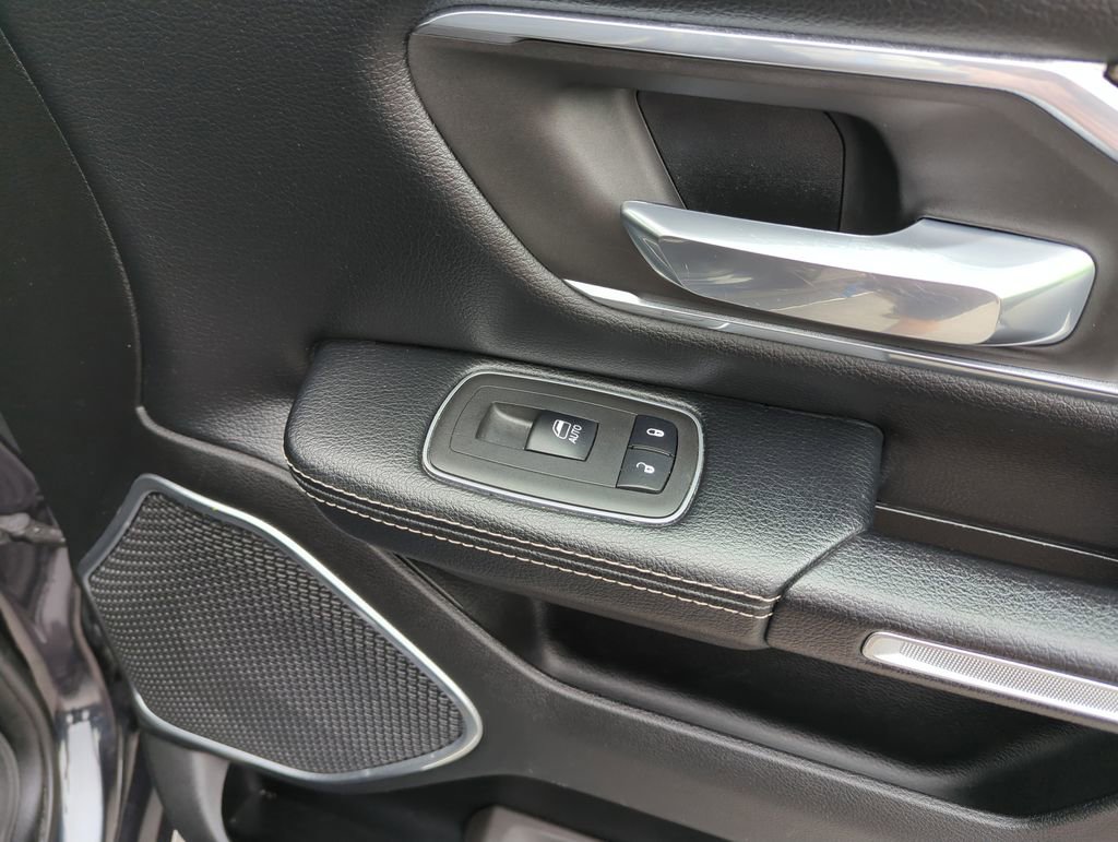 Used 2019 RAM 1500 Laramie image 33