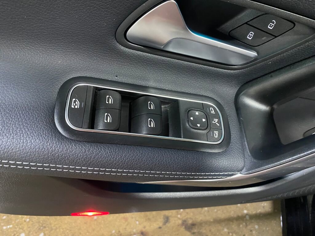 Used 2023 Mercedes-Benz CLA 250 4MATIC image 7