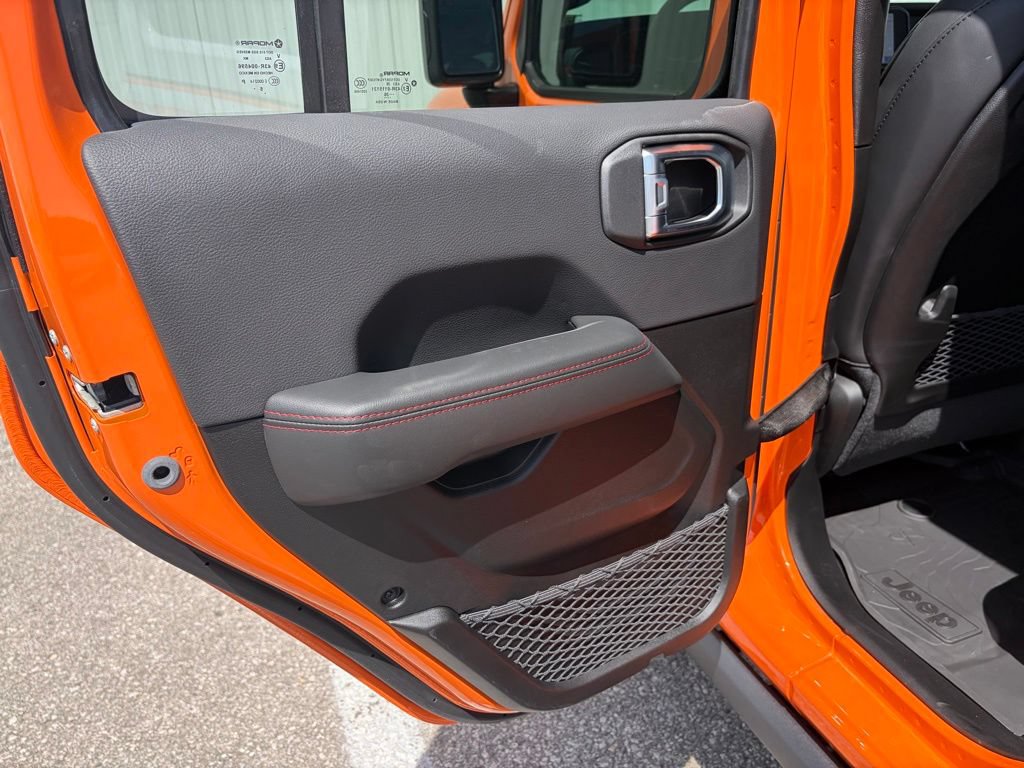 New 2026 Jeep Wrangler Unlimited Rubicon w/ Whitecap Package AWD/4WD image 12