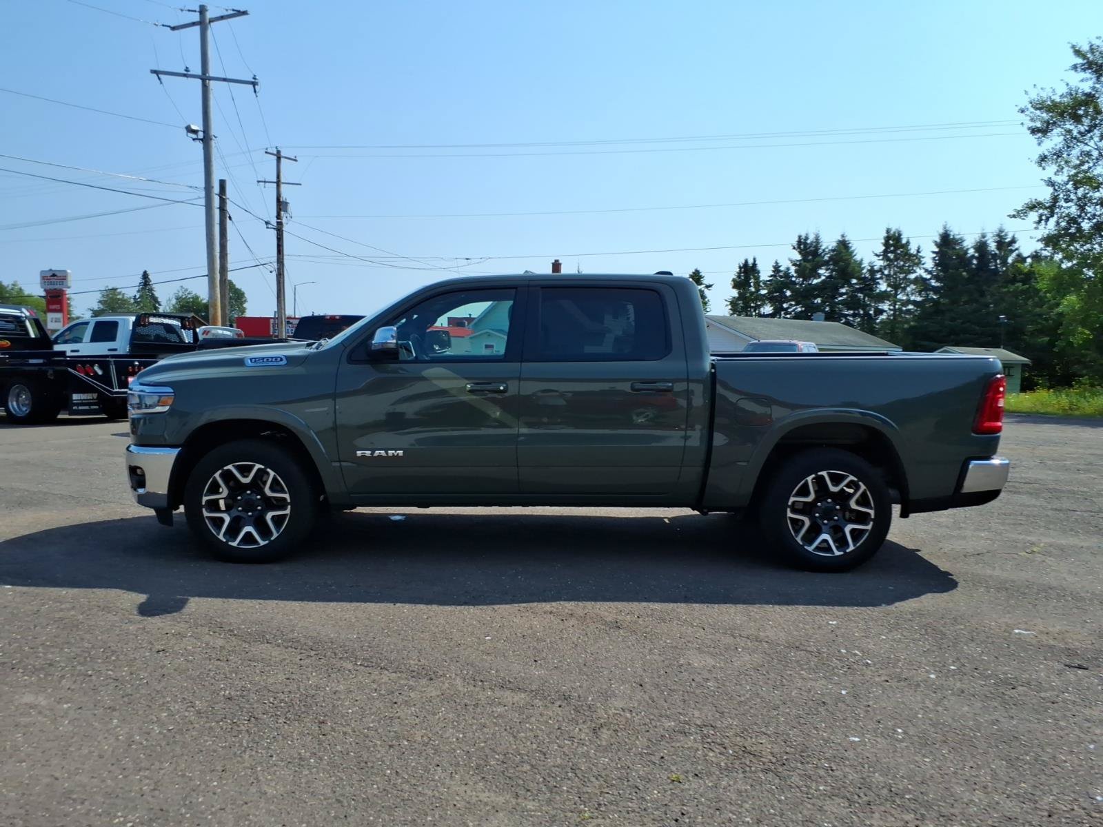 Used 2026 RAM 1500 Laramie AWD/4WD image 2