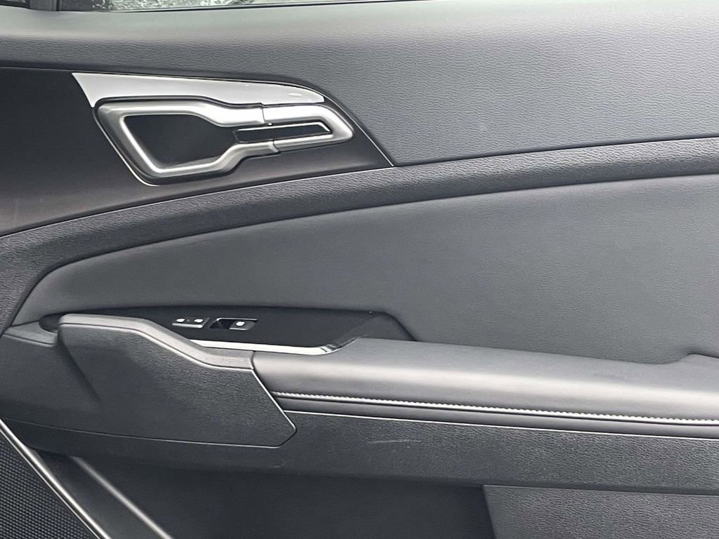 Used 2024 Kia Sportage EX image 16