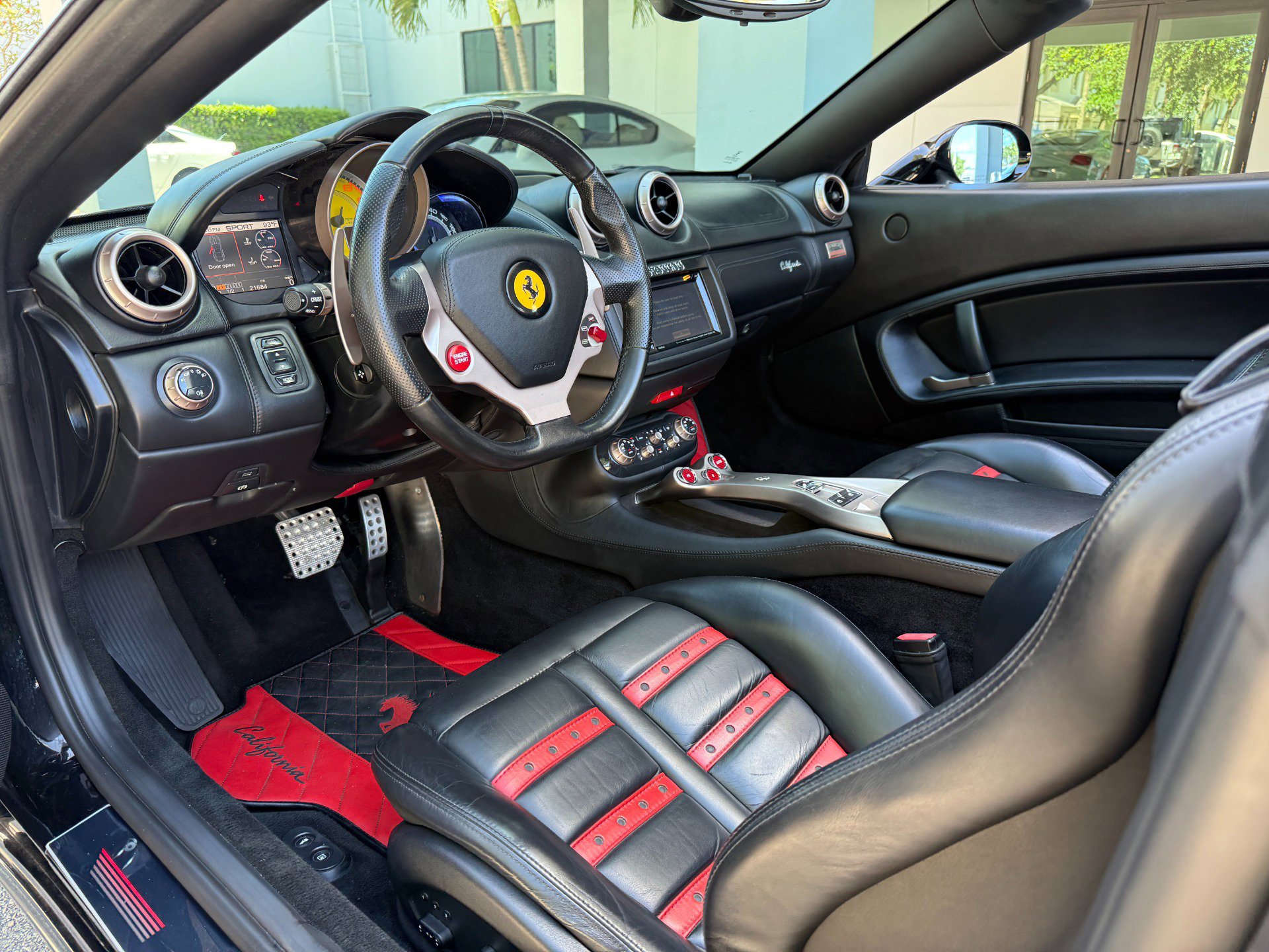 Used 2010 Ferrari California RWD image 29