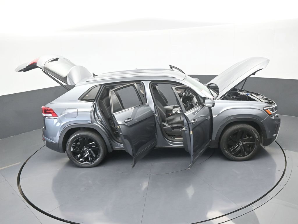 Used 2022 Volkswagen Atlas Cross Sport SE w/ Black Wheel Package image 72
