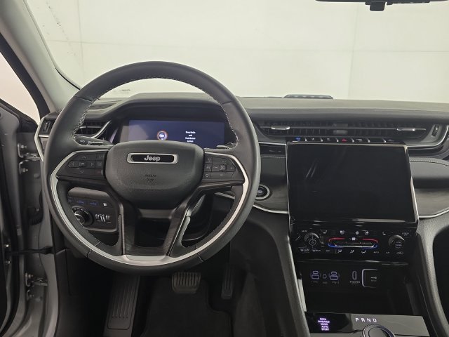 Used 2023 Jeep Grand Cherokee 30th Anniversary AWD/4WD image 11