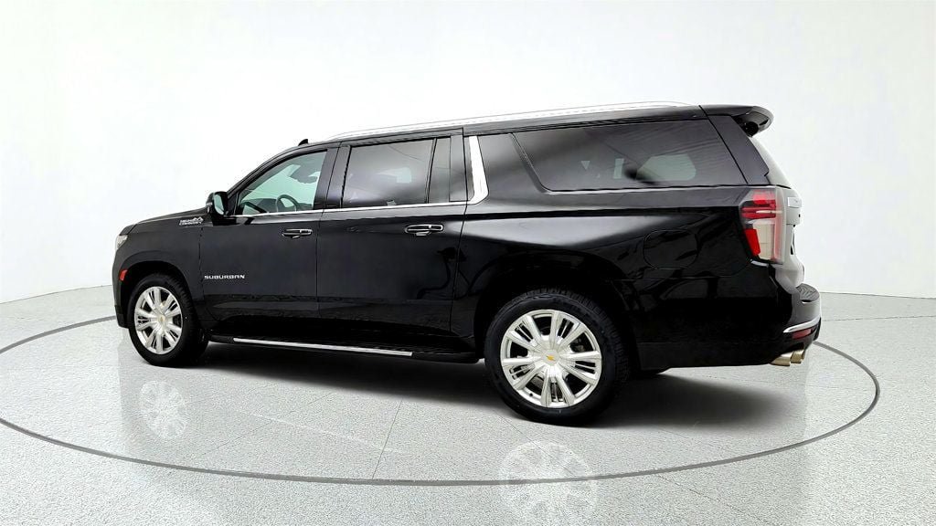Used 2023 Chevrolet Suburban High Country w/ Advanced Technology Package AWD/4WD image 7