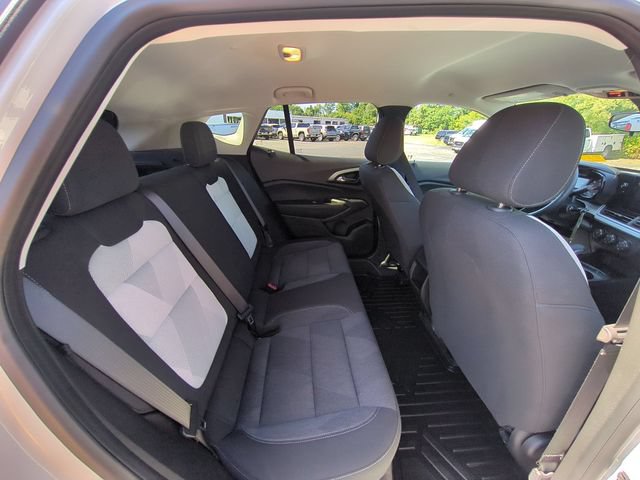 Used 2024 Chevrolet Trax LS w/ LS Convenience Package FWD image 33
