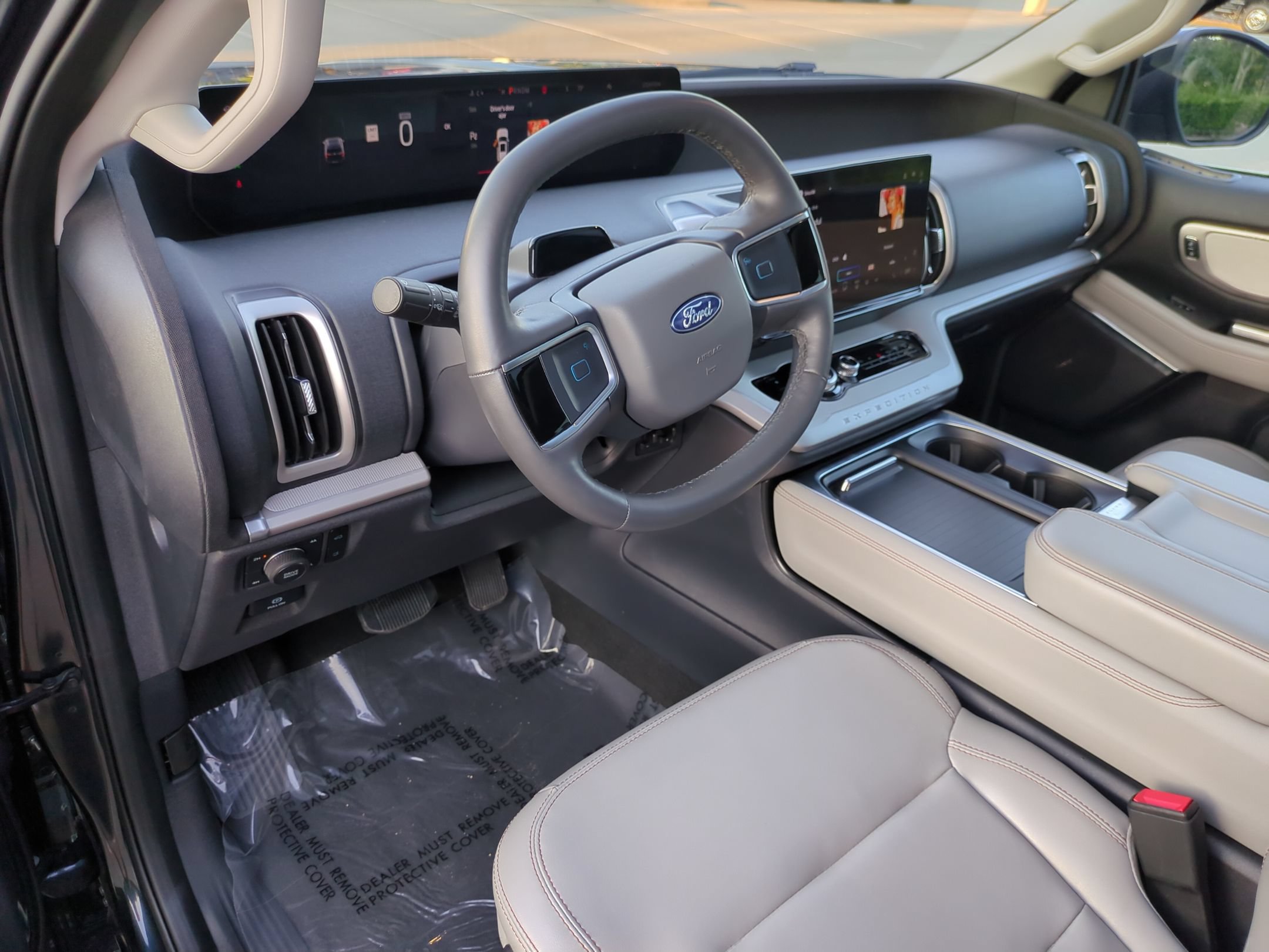 Certified 2025 Ford Expedition Active AWD/4WD image 16
