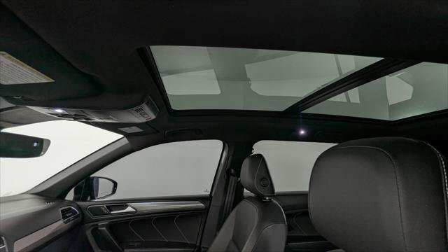 Used 2023 Volkswagen Tiguan SE R-Line FWD image 16