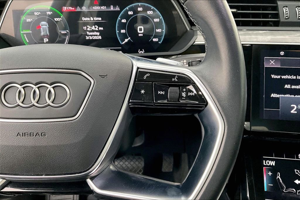 Used 2024 Audi Q8 e-tron Premium Plus w/ Premium Plus Package image 27