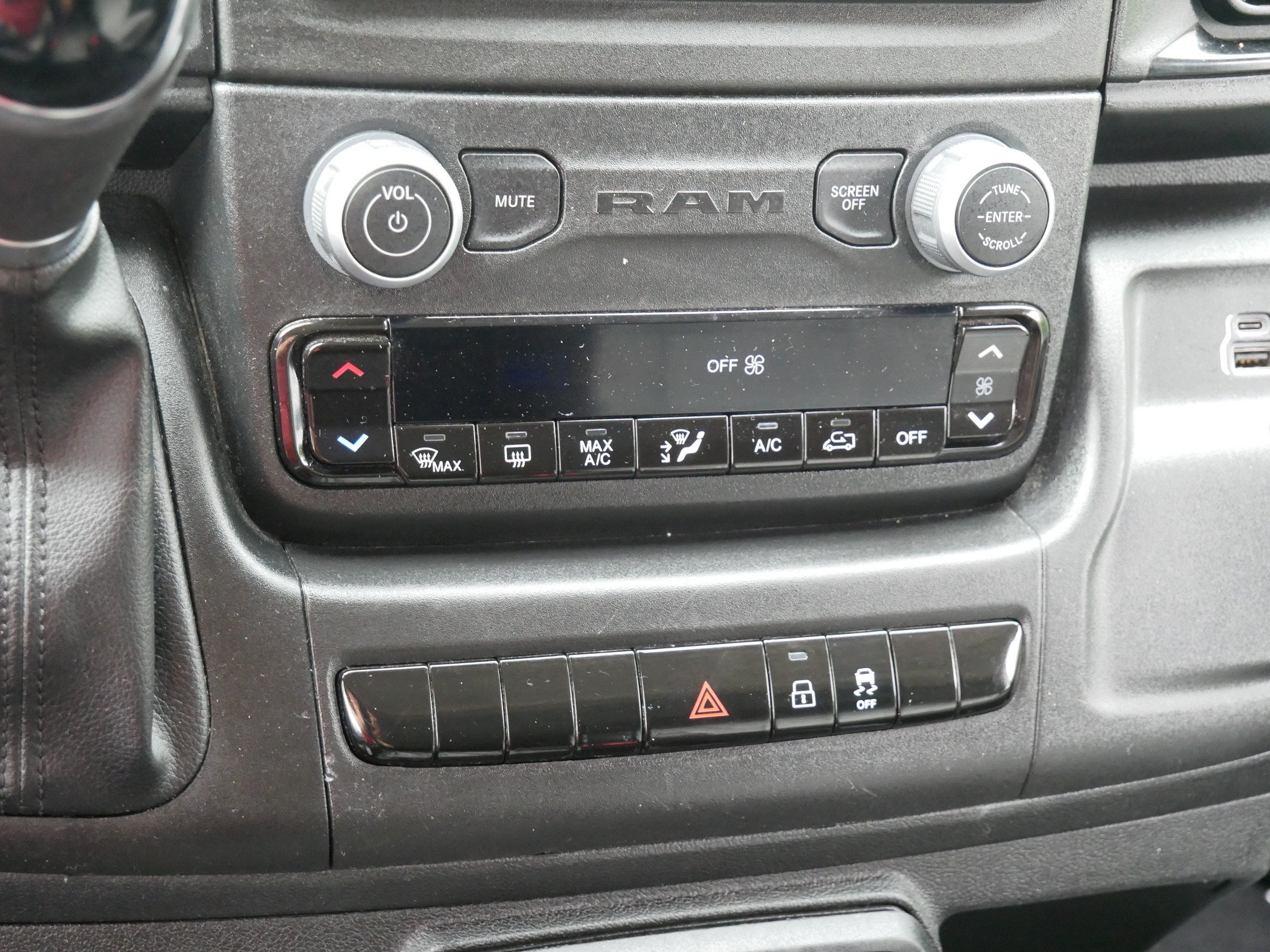 Used 2023 RAM ProMaster 2500 FWD image 23
