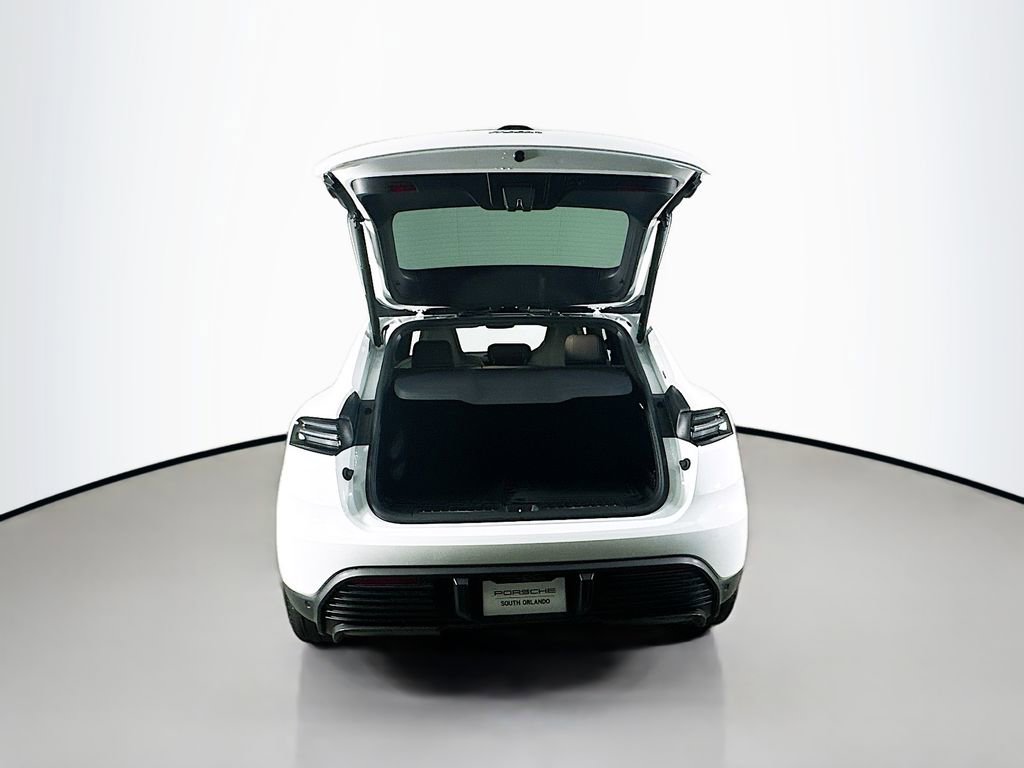 Certified 2025 Porsche Macan Electric image 28