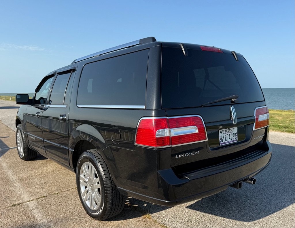 Used 2013 Lincoln Navigator L 4WD w/ HD Trailer Tow Pkg image 7
