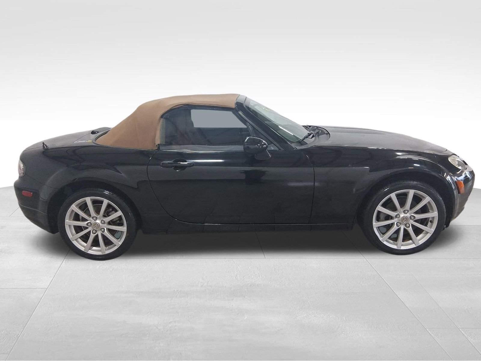 Used 2006 MAZDA MX-5 Miata Grand Touring RWD image 4