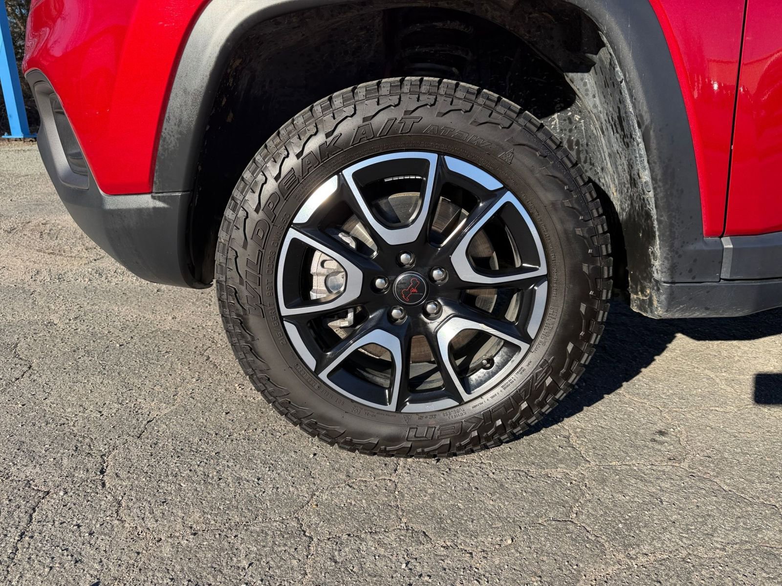 Used 2025 Jeep Compass Trailhawk image 29