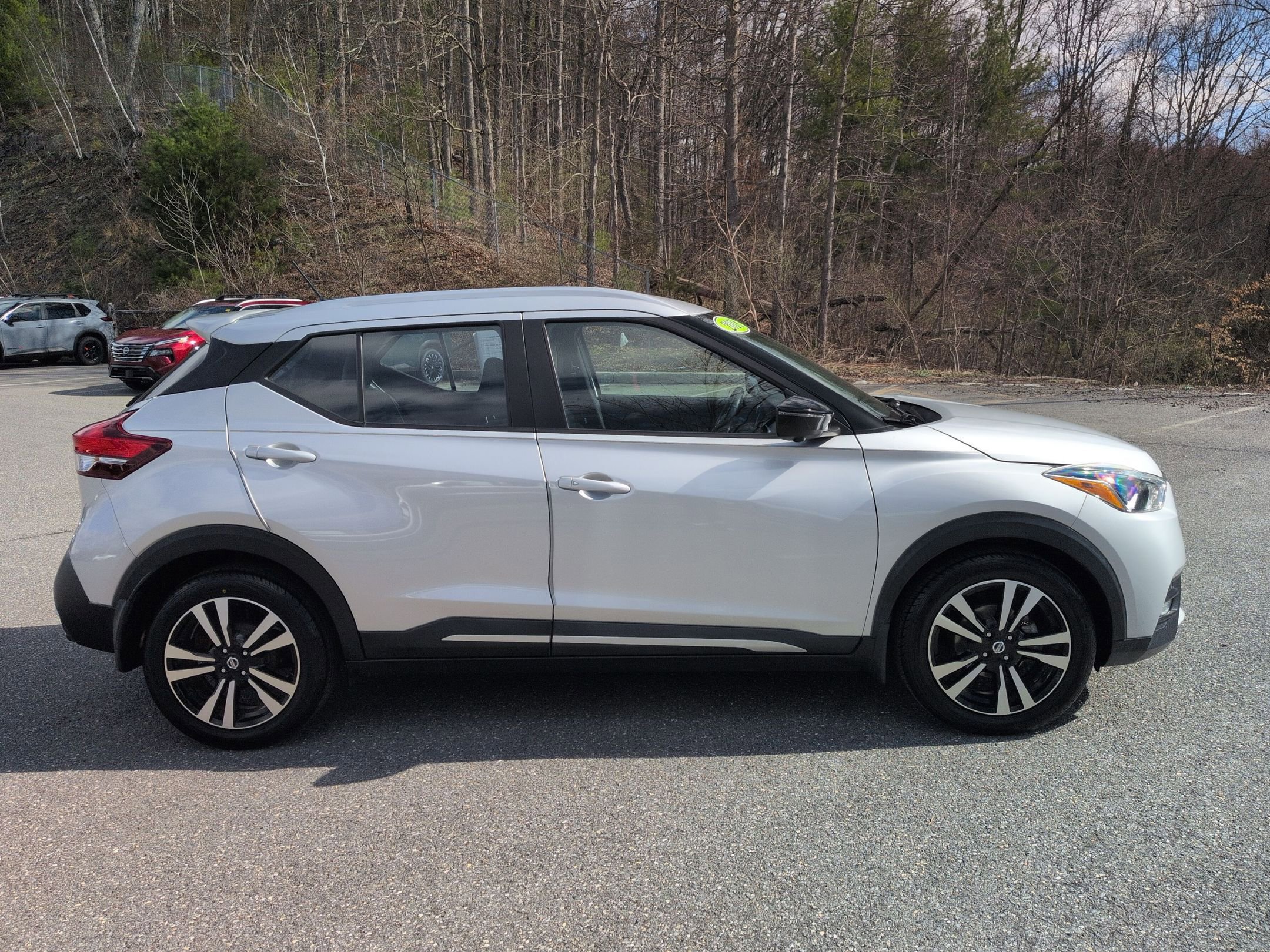Used 2018 Nissan Kicks SR w/ Premium Package image 4
