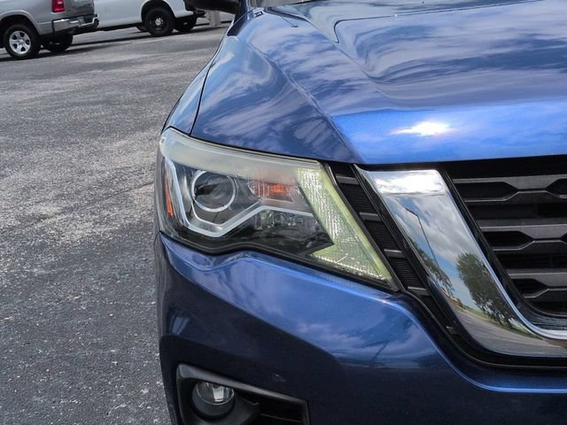 Used 2020 Nissan Pathfinder SL w/ Cargo Package FWD image 9