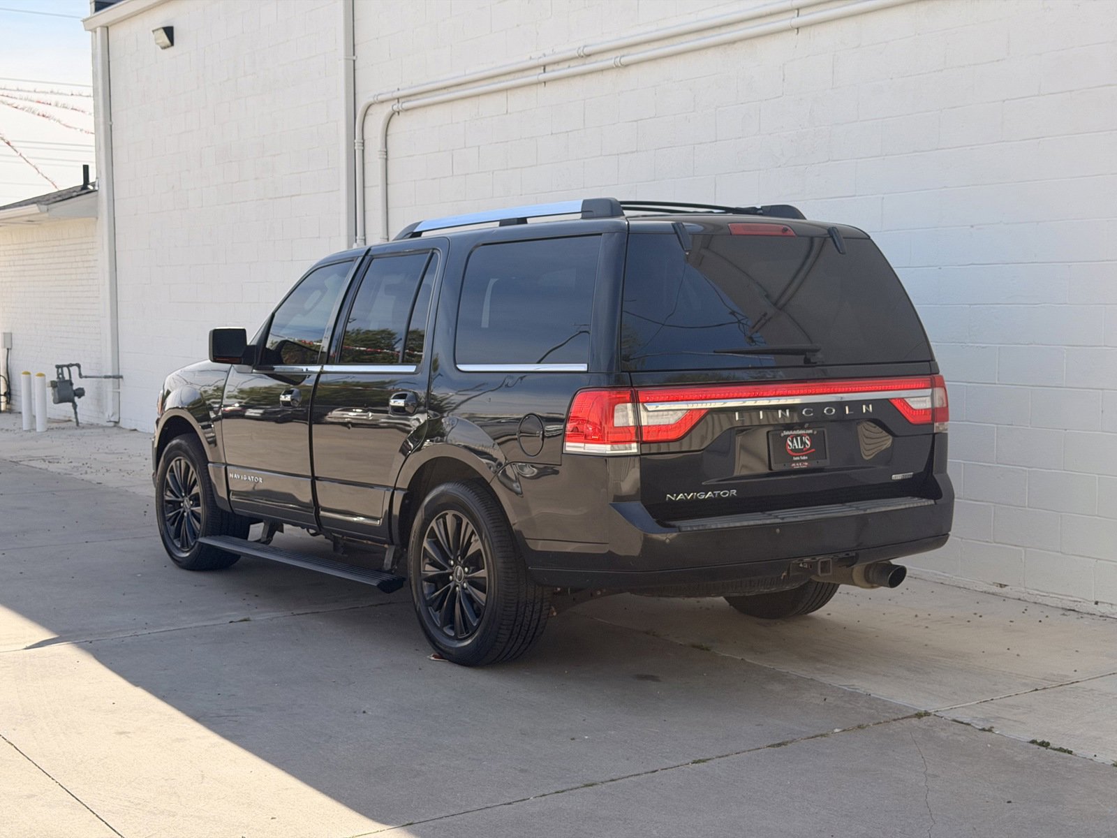 Used 2015 Lincoln Navigator 4WD image 6