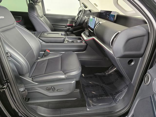 Certified 2025 Ford Expedition Platinum AWD/4WD image 11