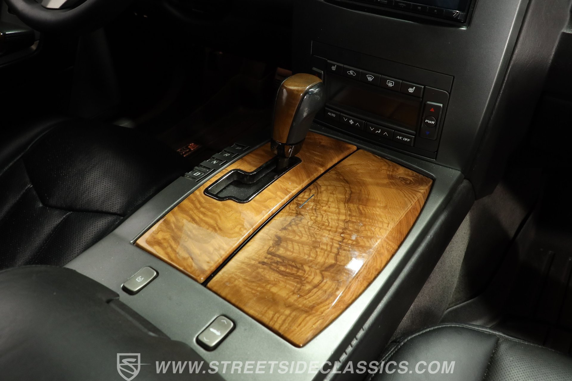 Used 2009 Cadillac XLR image 39