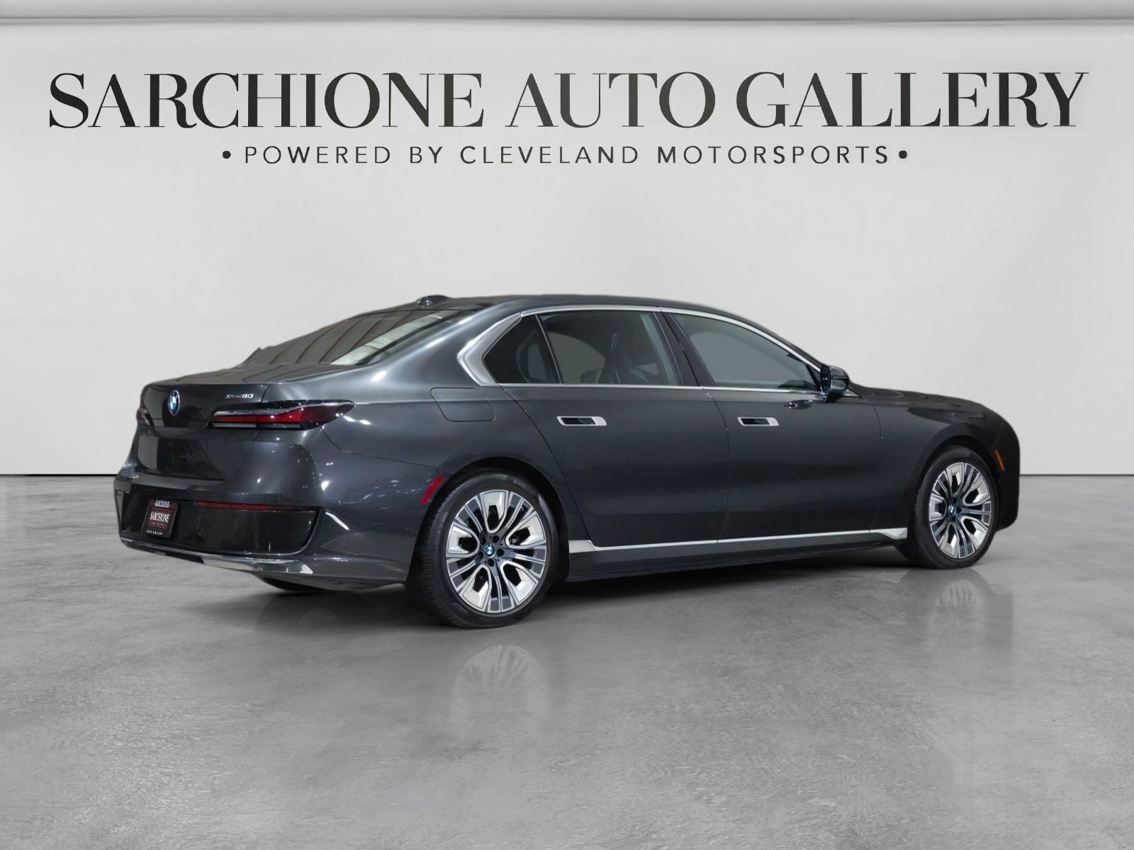 Used 2025 BMW i7 xDrive60 AWD/4WD image 2
