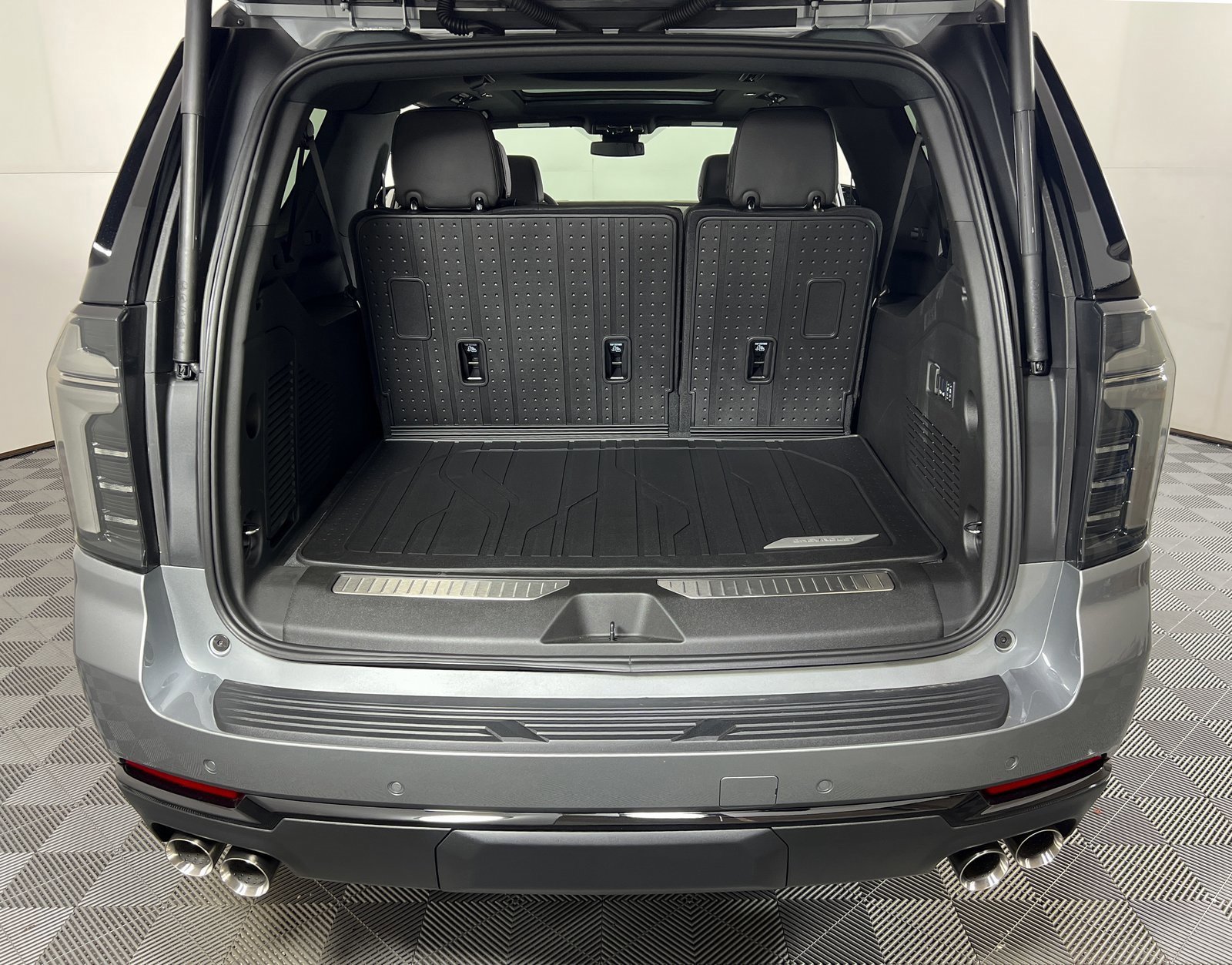 New 2026 Chevrolet Suburban RST w/ Comfort Package image 8