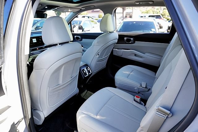 Used 2025 Kia Sorento EX w/ Panoramic Sunroof Package FWD image 20