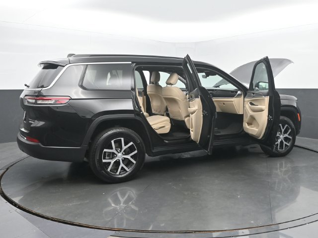 Used 2025 Jeep Grand Cherokee L Limited w/ Trailer Tow Package AWD/4WD image 53