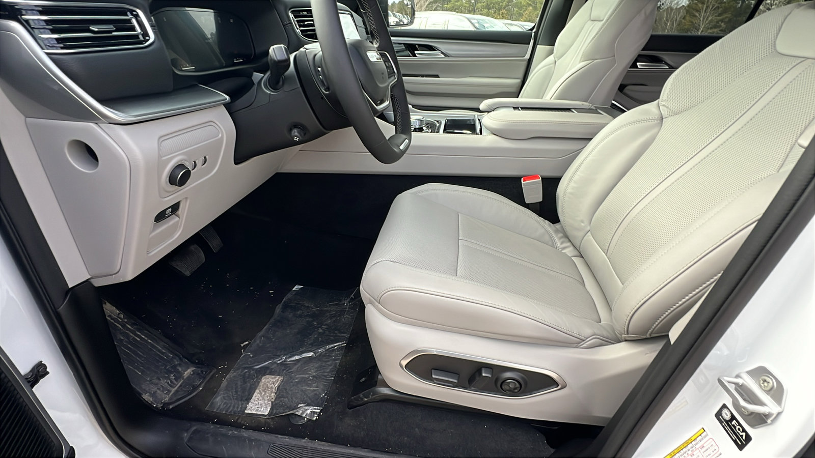 New 2026 Jeep Grand Wagoneer 2WD image 16