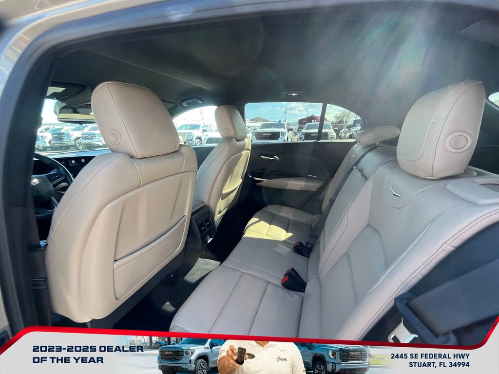 Used 2024 Cadillac XT4 Luxury image 12