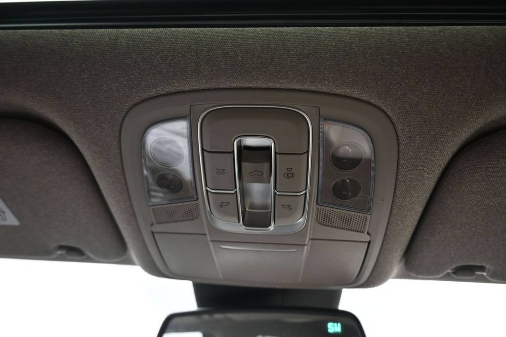 Used 2019 Hyundai Santa Fe Limited AWD/4WD image 26
