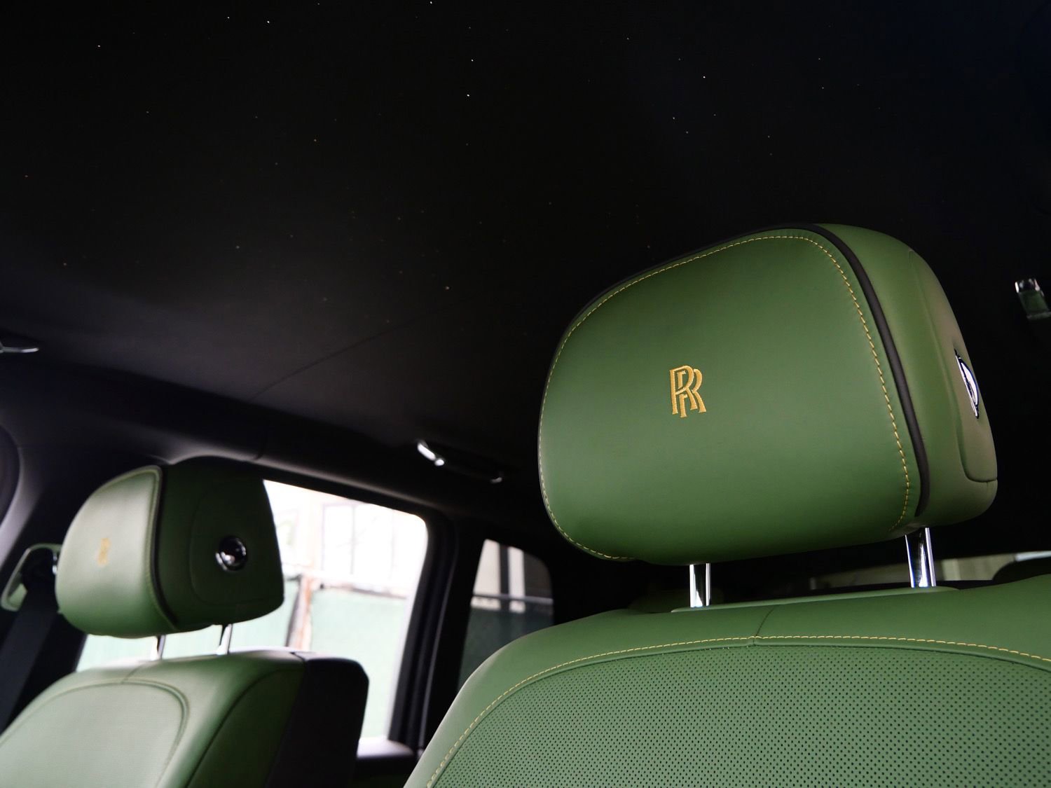 Certified 2023 Rolls-Royce Cullinan w/ Cullinan Package image 10