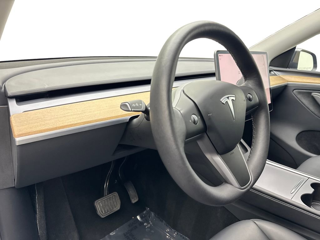 Used 2024 Tesla Model Y Long Range image 50
