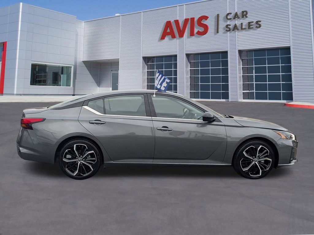 Used 2025 Nissan Altima 2.5 SR image 5