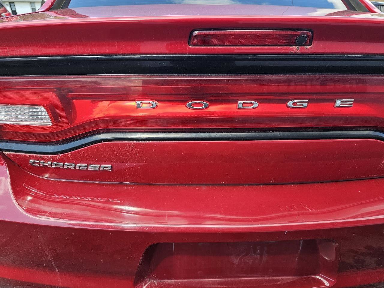 Used 2011 Dodge Charger SE RWD image 16