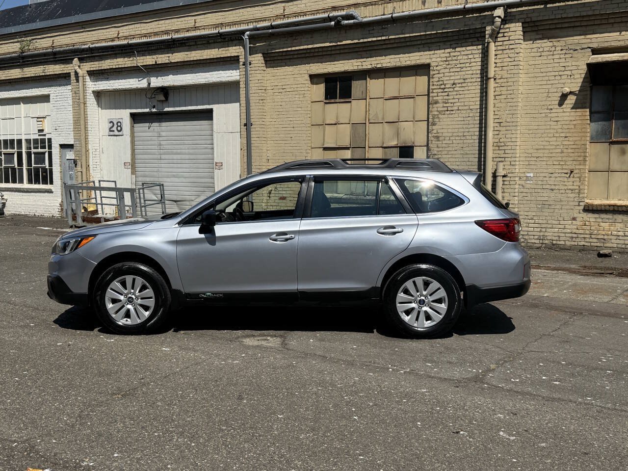 Used 2017 Subaru Outback 2.5i AWD/4WD image 5