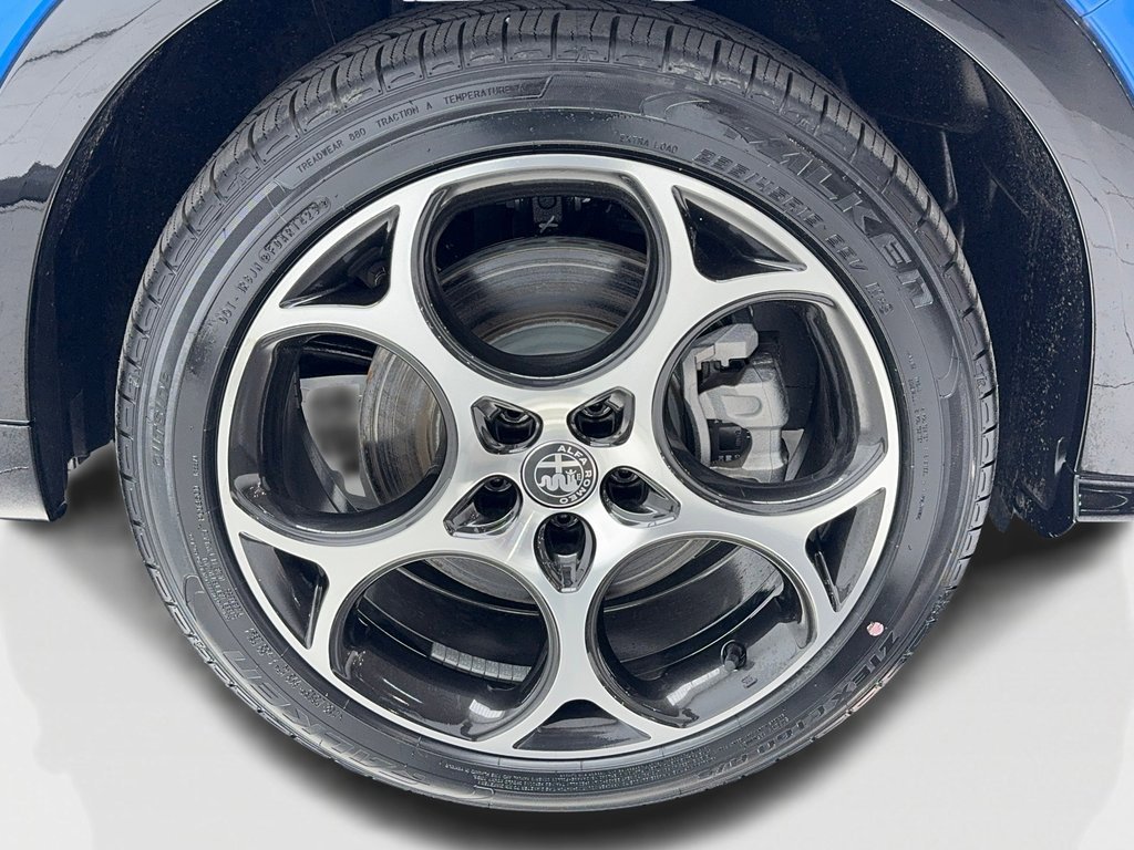New 2025 Alfa Romeo Tonale w/ Premium Package image 48