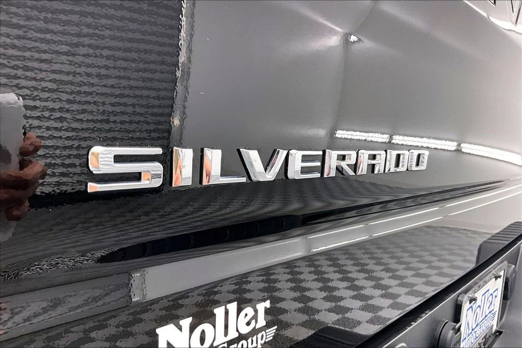 Used 2024 Chevrolet Silverado 1500 LT AWD/4WD image 8