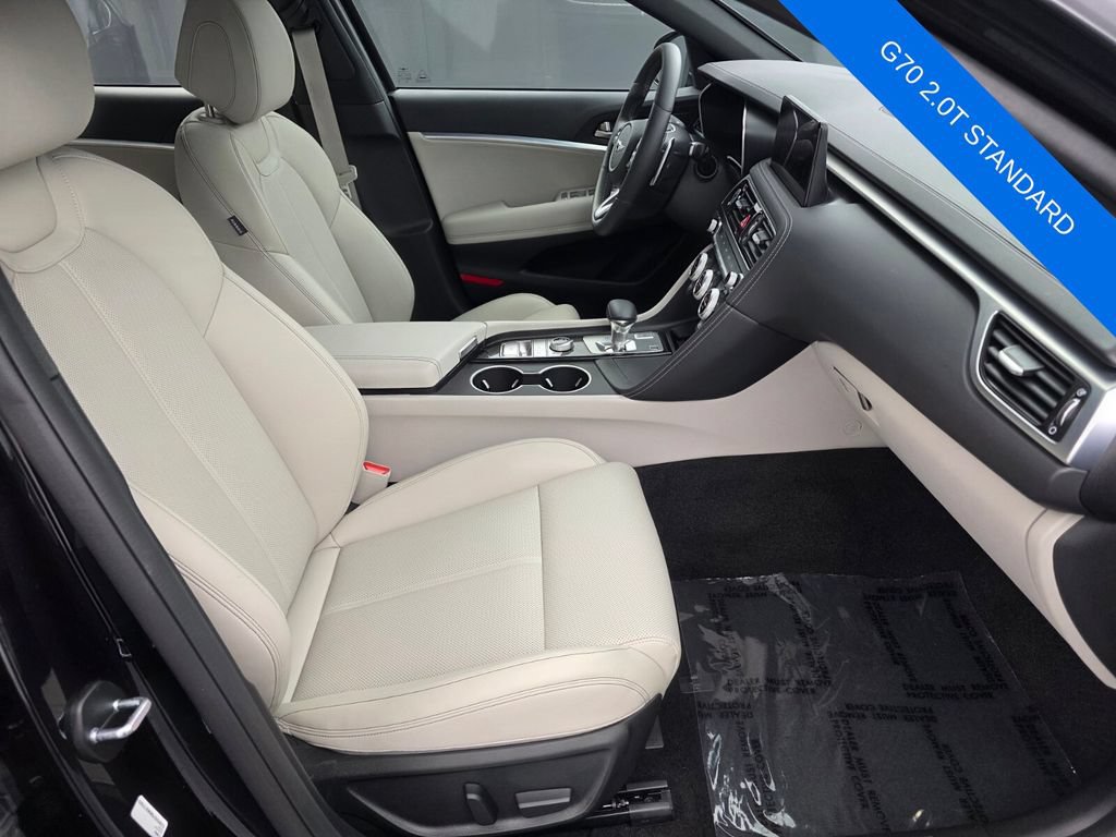 Used 2023 Genesis G70 2.0T RWD image 30