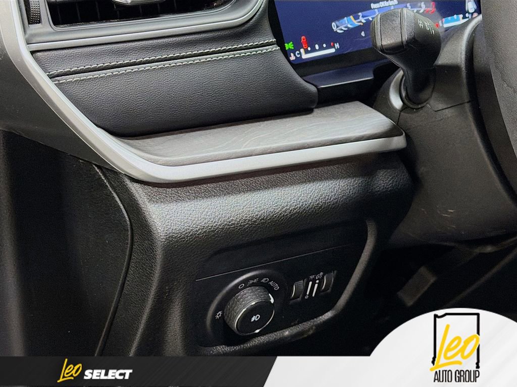 Used 2023 Jeep Grand Cherokee Limited image 10