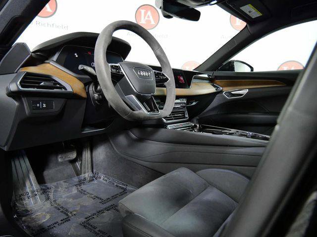 Used 2022 Audi e-tron GT Premium Plus image 17