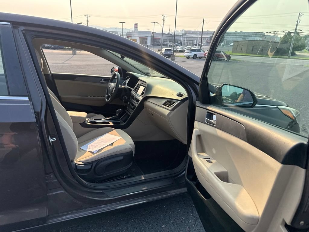 Used 2017 Hyundai Sonata SE FWD image 18