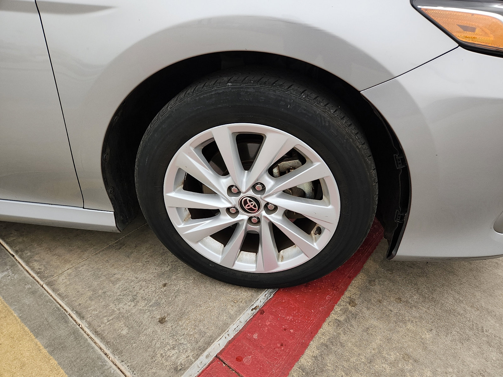 Used 2024 Toyota Camry LE image 9