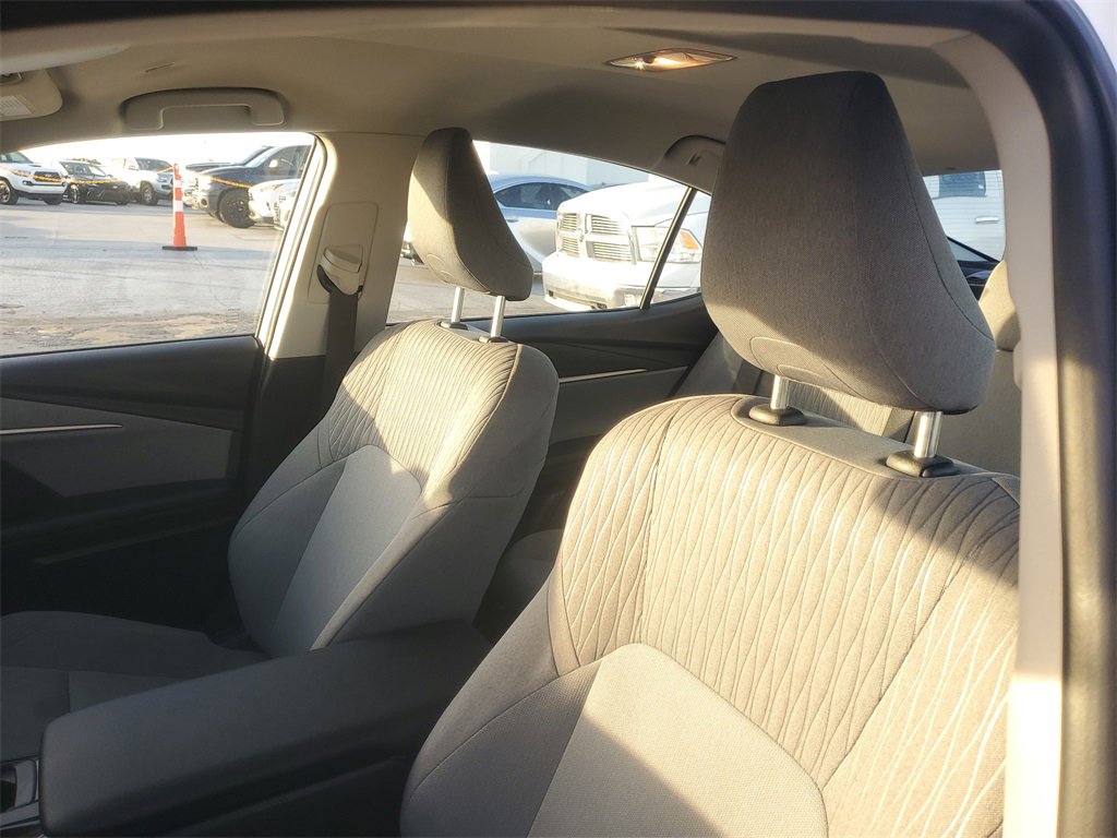 Used 2025 Toyota Camry LE image 16