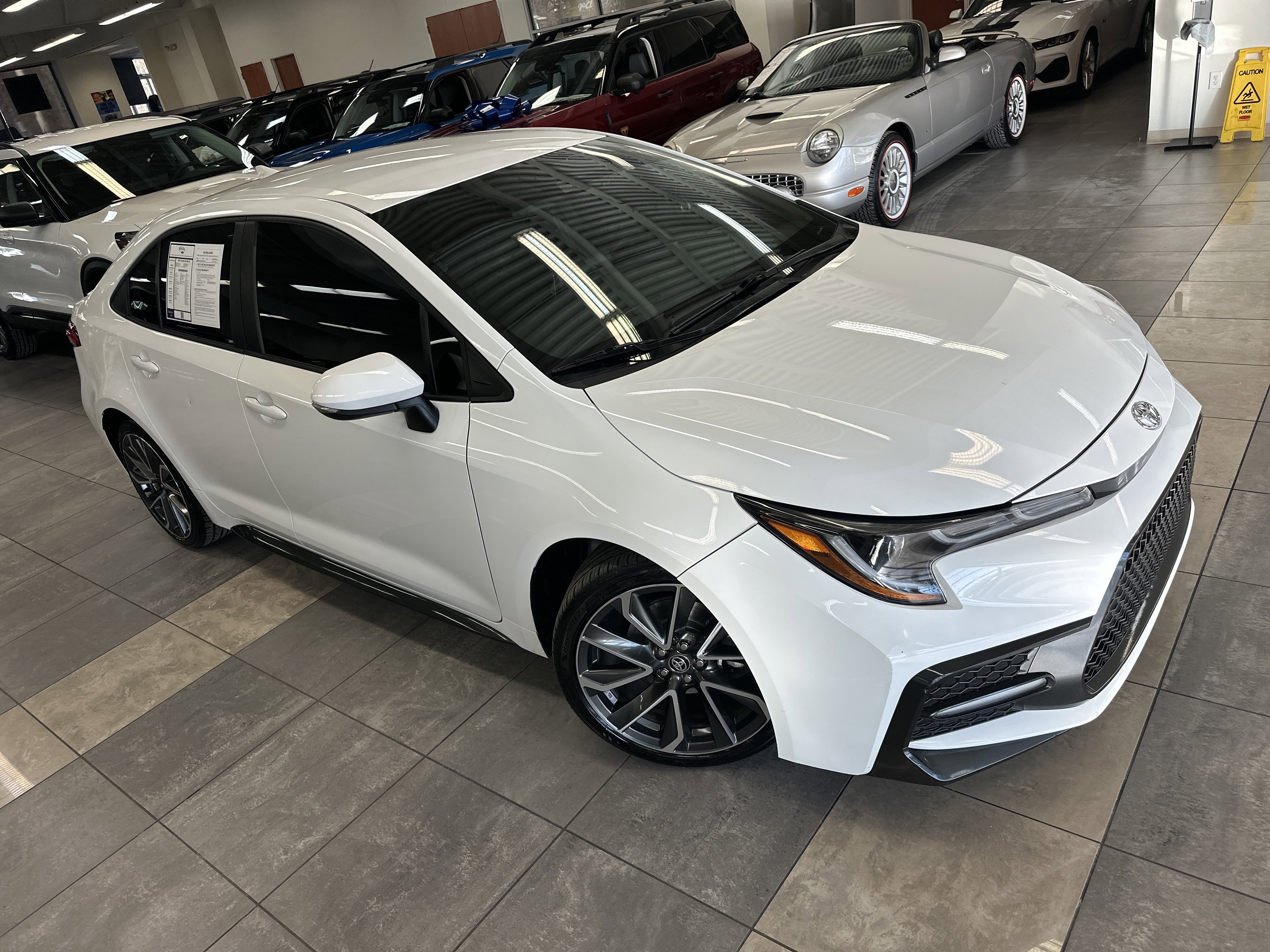 Used 2021 Toyota Corolla SE w/ Carpet Mat Package (TMS) image 10