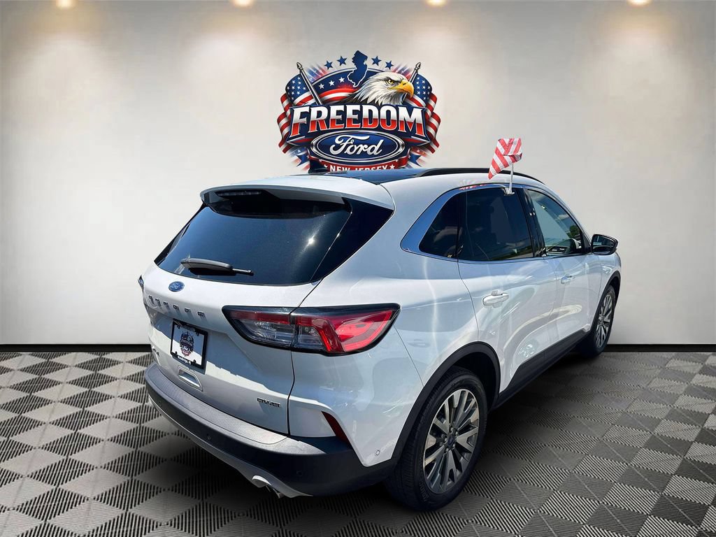 Certified 2021 Ford Escape Titanium AWD/4WD image 5