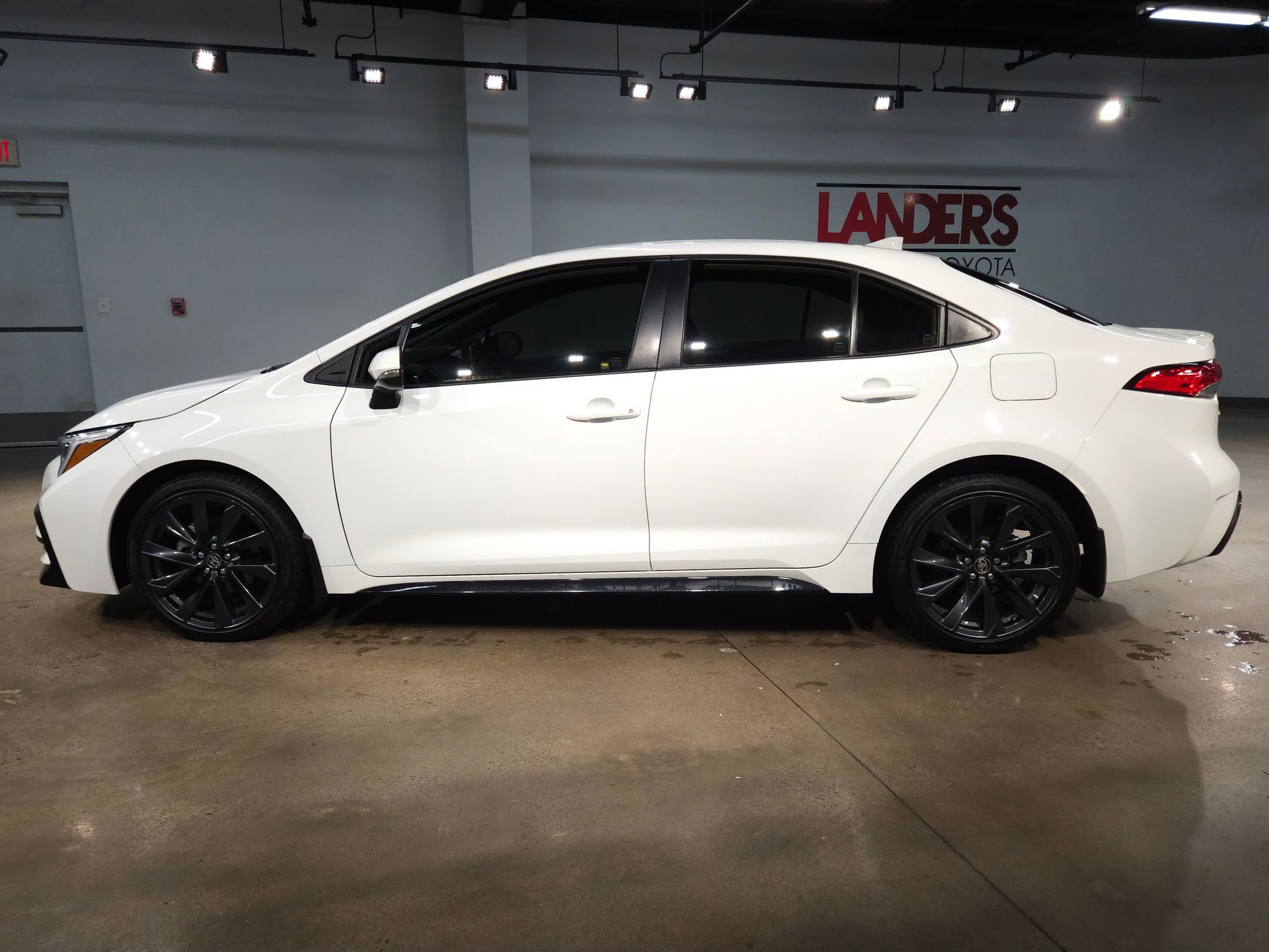 Used 2024 Toyota Corolla SE image 4