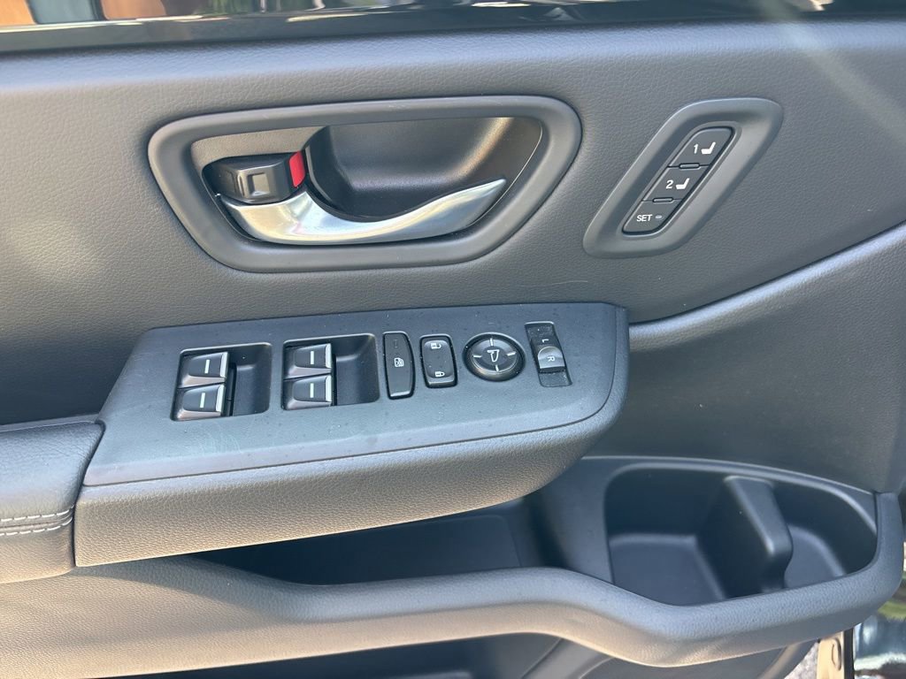 Used 2025 Honda Pilot Touring image 19