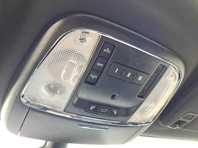 Used 2018 Jeep Grand Cherokee Limited image 21