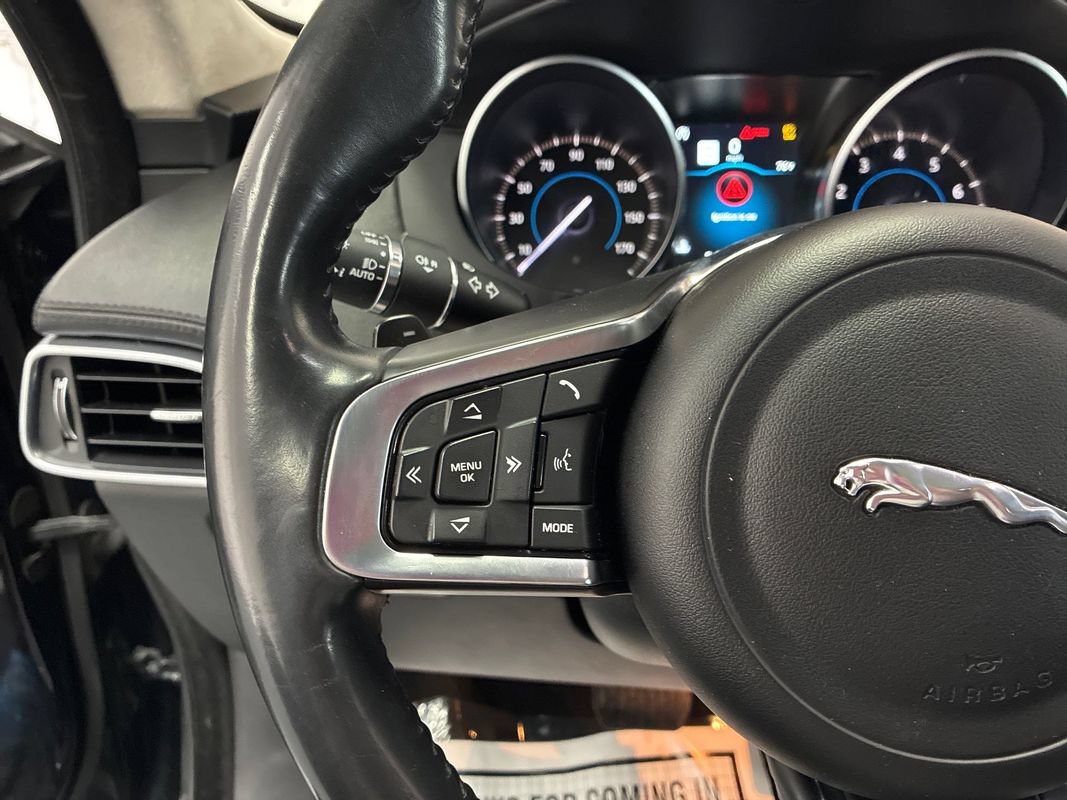 Used 2020 Jaguar F-PACE Prestige AWD/4WD image 12